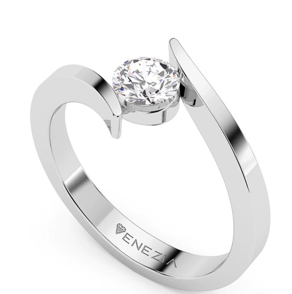 ANILLO DE COMPROMISO ABRAZO DE LUZ REF 6283