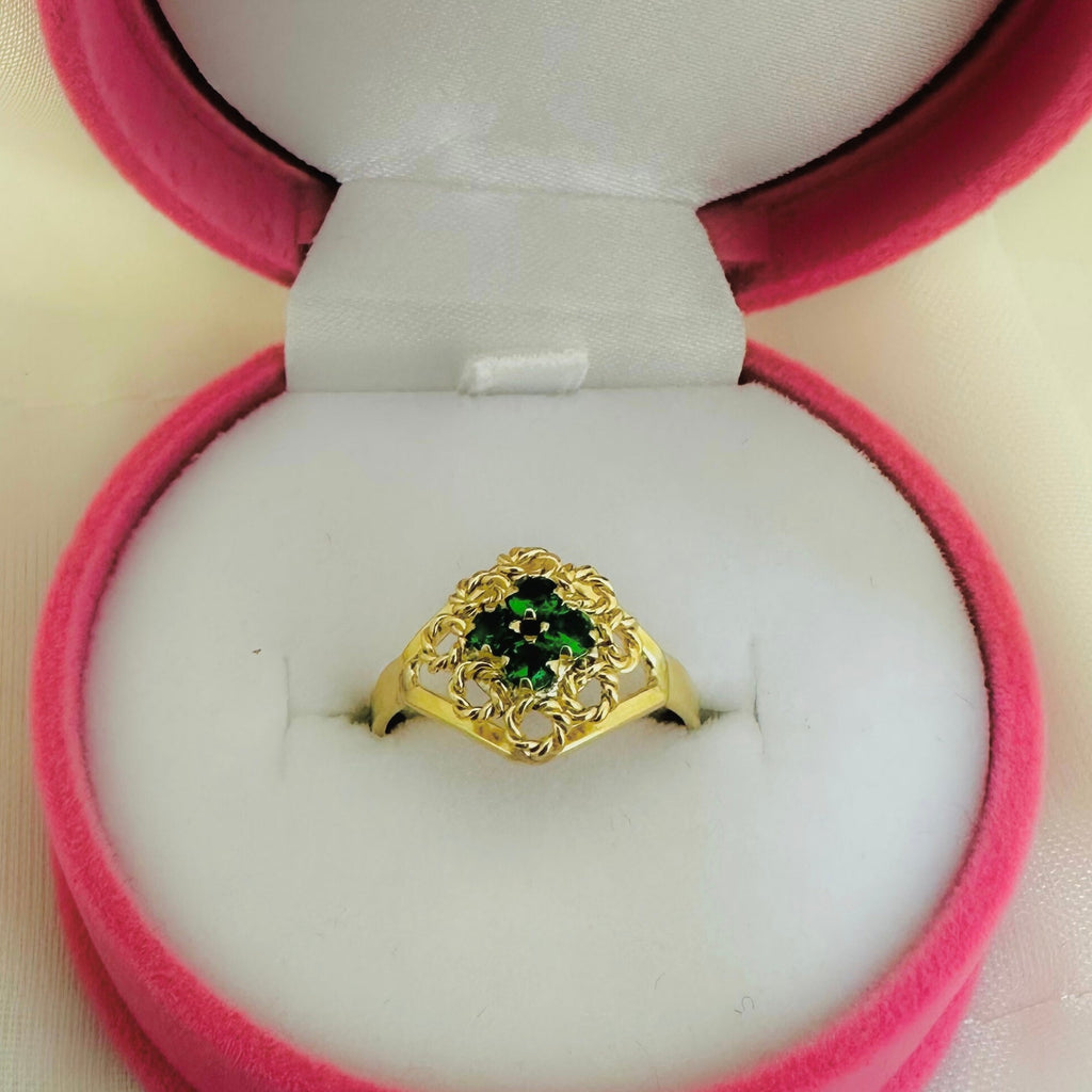 Anillo 15 años trebol verde centro Ref 1542