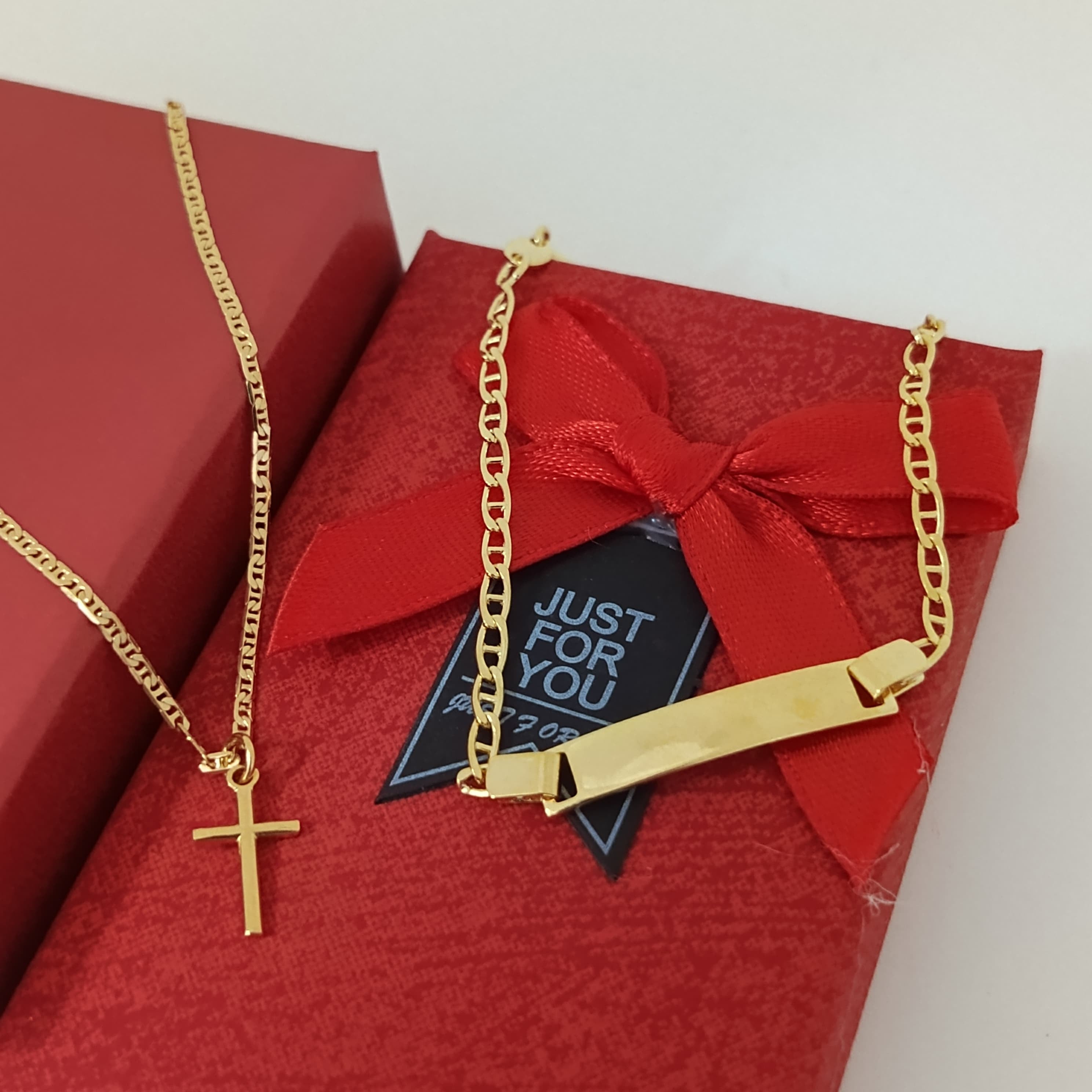 ✝️ “Combo Cruz Pequeña: Cadena y esclava escalera con dije para un look elegante”