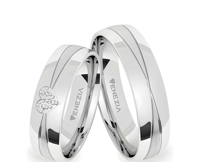 Argollas Liso brillante y corazón zircon