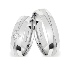Argollas Liso brillante y corazón zircon