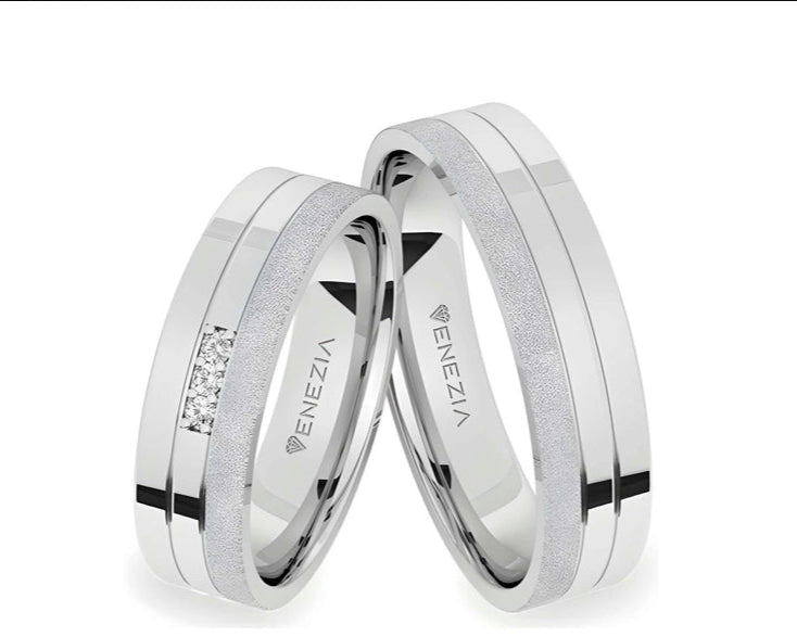 Argollas Mate y liso brillante con zircon suizo blanco