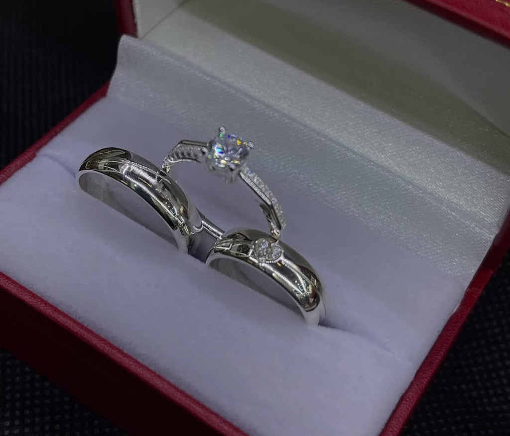 SET DE ARGOLLAS DE MATRIMONIO CON ANILLO DE COMPROMISO AMOR DE CRISTAL REF 5673