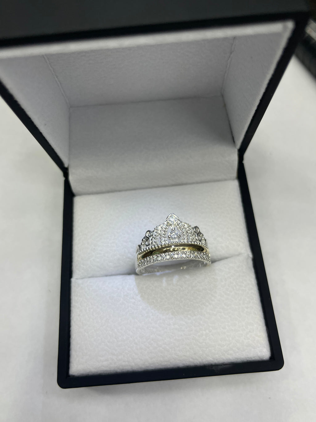 Anillo 15 Años Eterna Realeza circones blancos Ref 4474