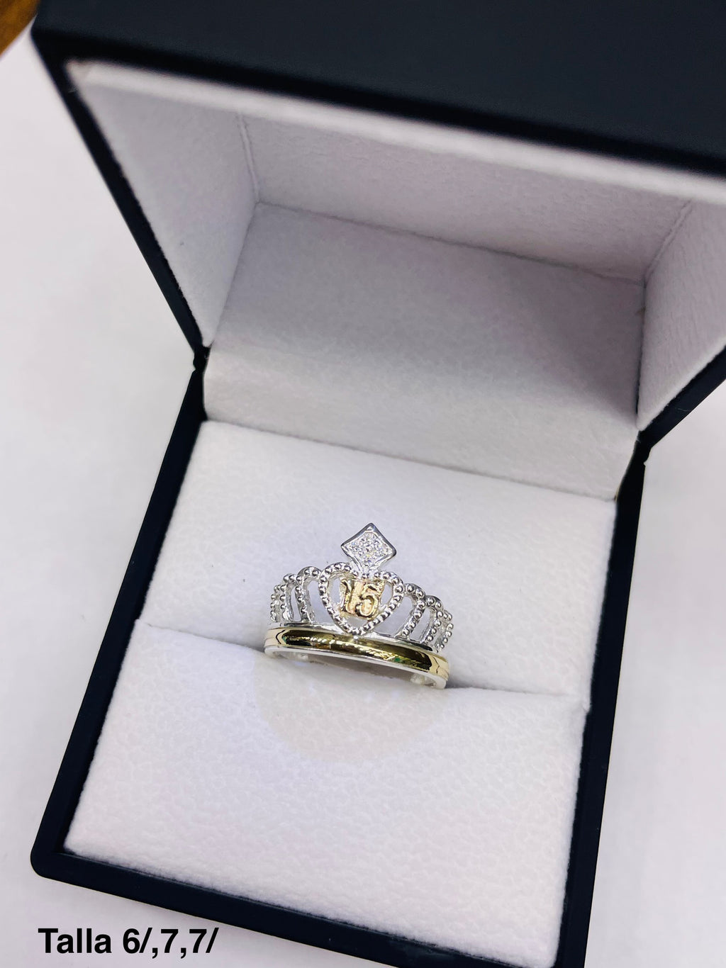Anillo 15 Años Reina De Quince Con Circones Blancos  Ref 4474