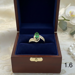 ANILLO DE DAMA HOJA DE LUZ VERDE 1.6 , ROJA 1.8 Y CRYSTAL 1.8 GR  REF 47