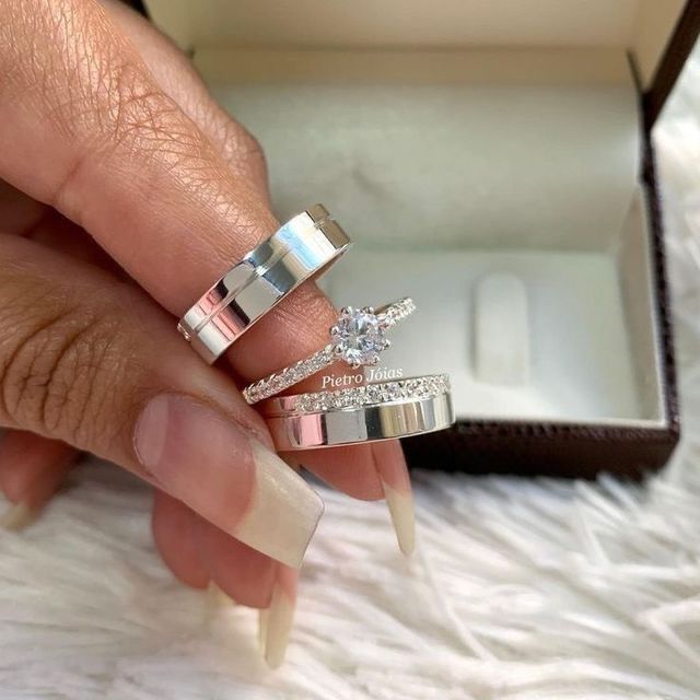 argollas media caña plana y anillo de compromiso solitario con engaste de garras 5466