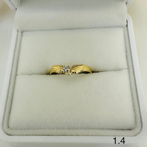 Anillo De Dama Alas piedra Verde,blanca, y morada Ref 31