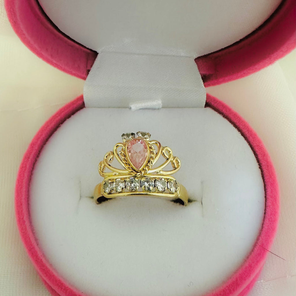 Anillo 15 Años piedra centro rosada y circones blancos Ref 1543