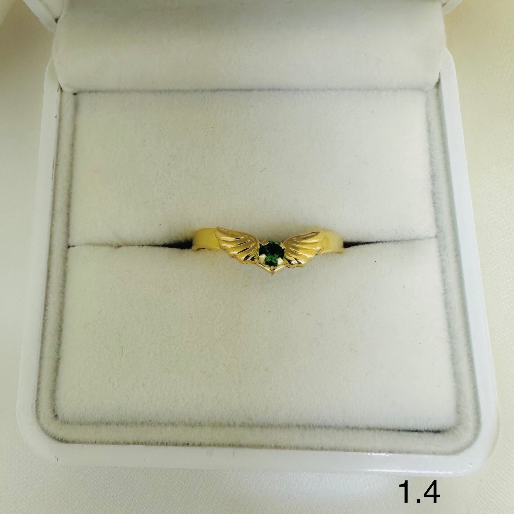 Anillo De Dama Alas piedra Verde,blanca, y morada Ref 31